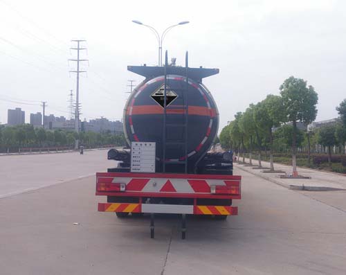 ���ǰ�ĺ���22.5��Һ��8�ฯʴ����Ʒ��ʽ���䳵